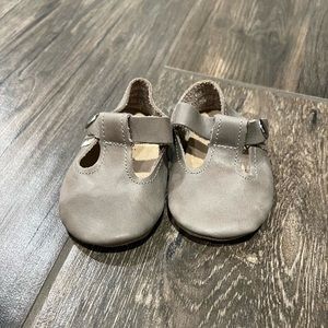 Piperfinn Gray Mary Janes
